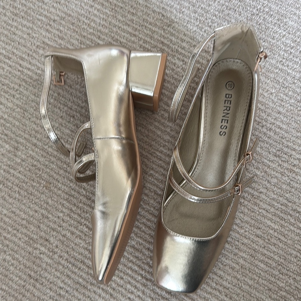 Brand new gold double buckle square toe heels